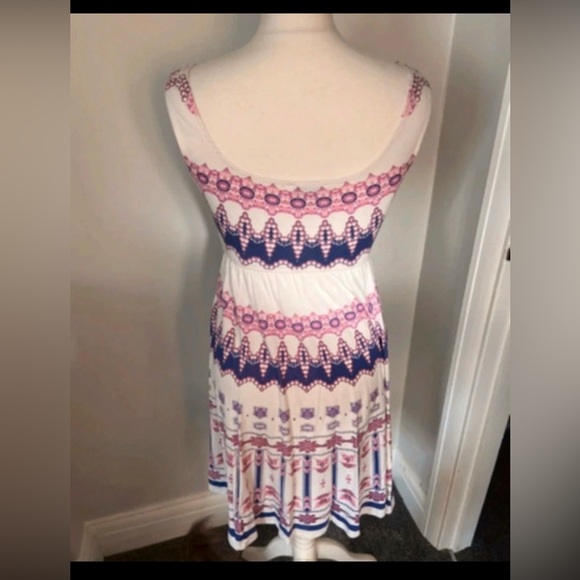 Ladies Faust Beautiful White & Purple Dress - Picture 5 of 5